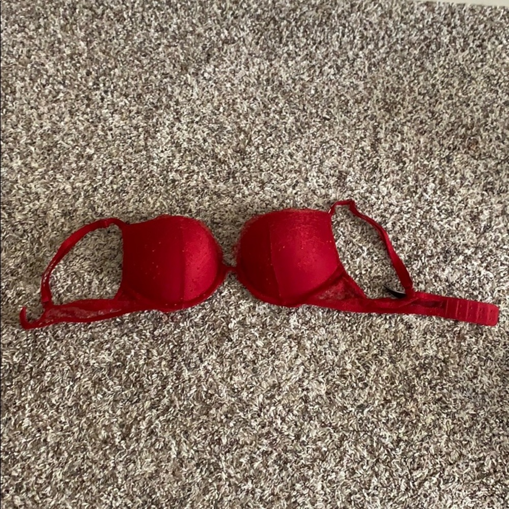 Victoria’s Secret add 2 cups red Bombshell bra